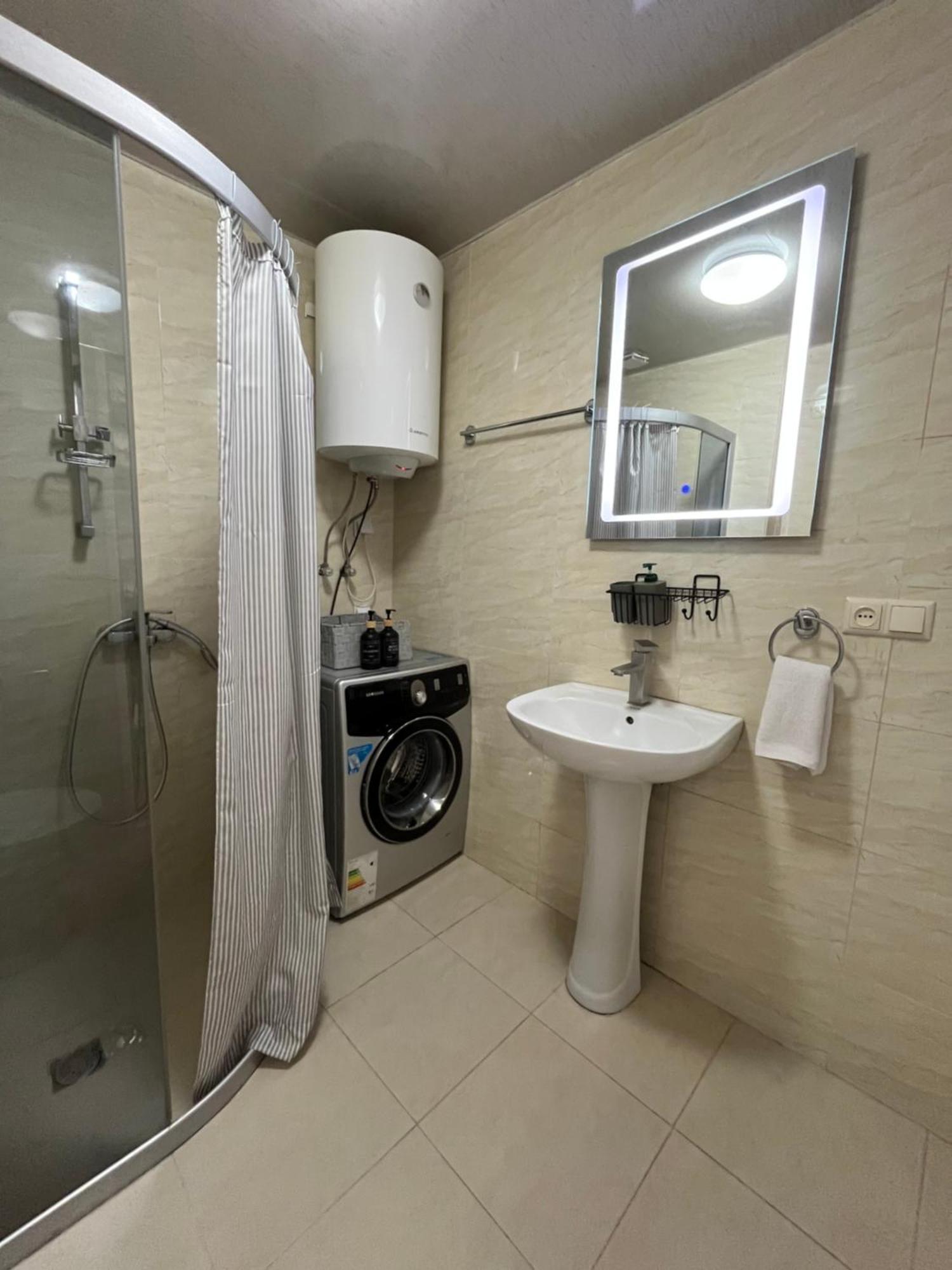 Sea Towers Lux 17-05 Apartment บาทูมิ ภายนอก รูปภาพ