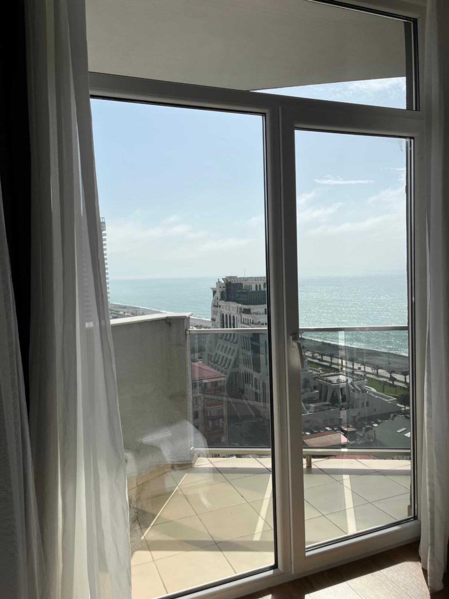 Sea Towers Lux 17-05 Apartment บาทูมิ ภายนอก รูปภาพ