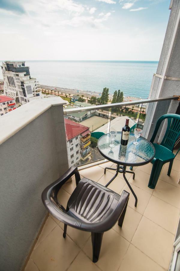 Sea Towers Lux 17-05 Apartment บาทูมิ ภายนอก รูปภาพ